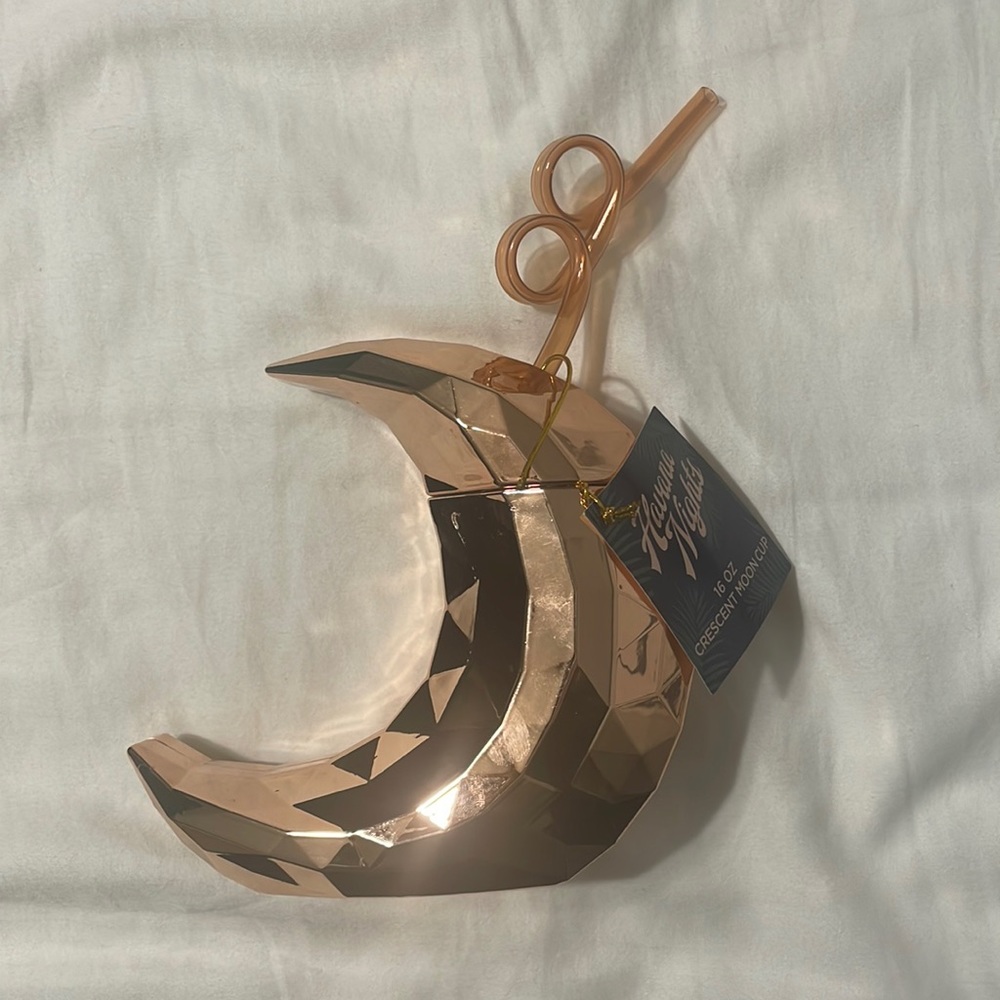 NWT Crescent Moon Cup
